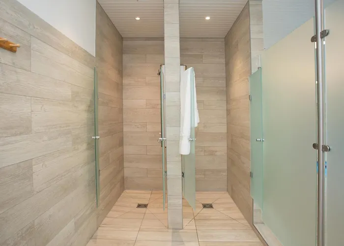 Deluxe - Sauna & Pool - Free Parking アパート *